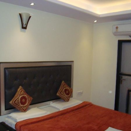 Hotel S P New Delhi Buitenkant foto