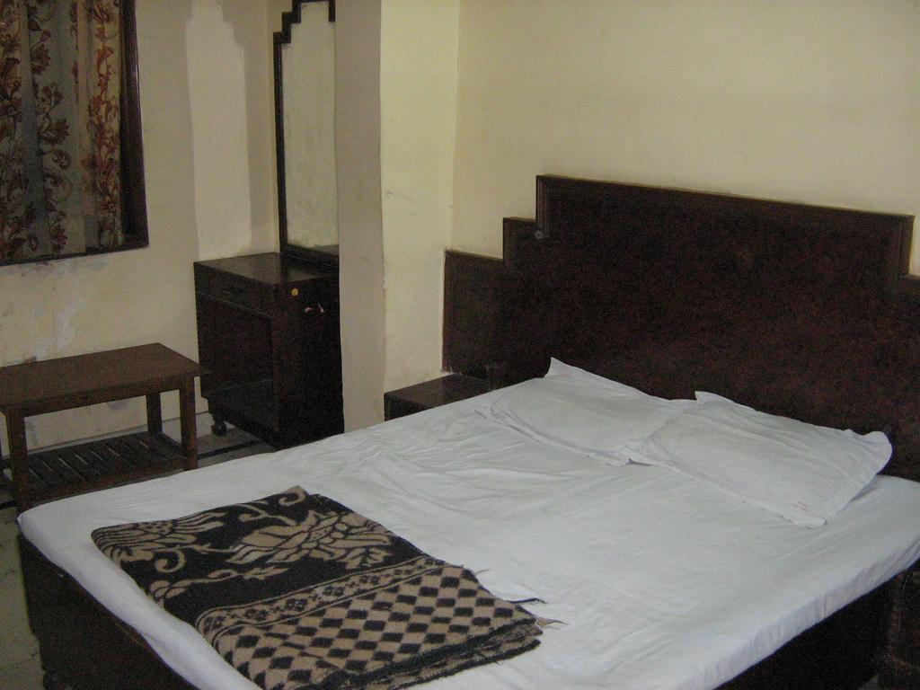 Hotel S P New Delhi Buitenkant foto