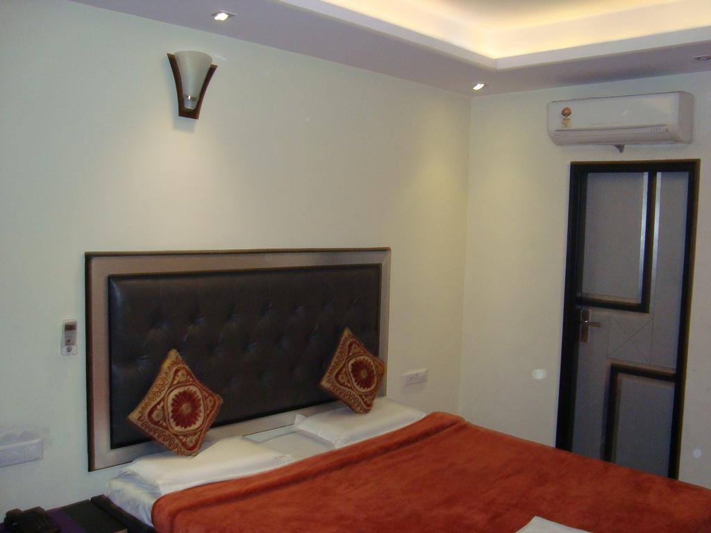 Hotel S P New Delhi Buitenkant foto