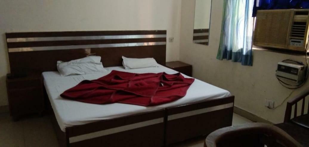 Hotel S P New Delhi Buitenkant foto