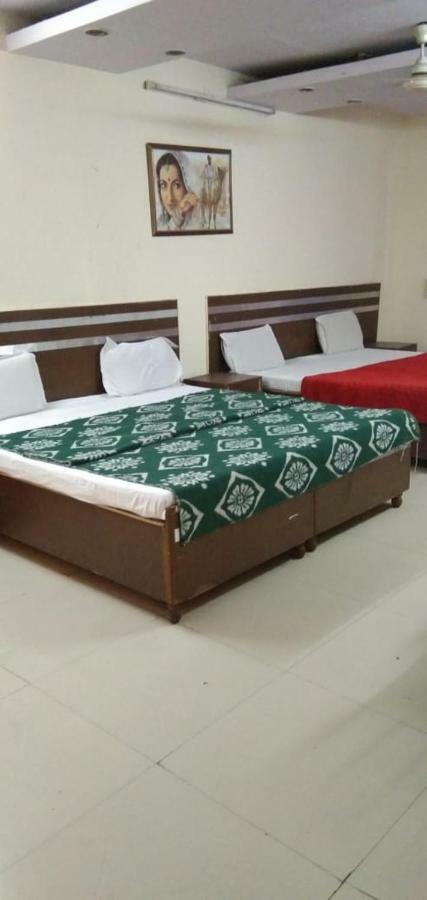 Hotel S P New Delhi Buitenkant foto