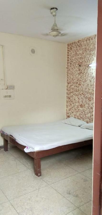 Hotel S P New Delhi Buitenkant foto