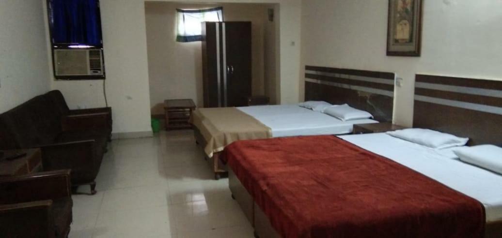 Hotel S P New Delhi Buitenkant foto