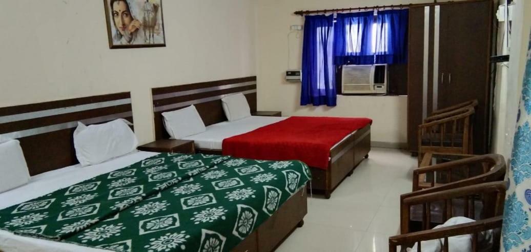 Hotel S P New Delhi Buitenkant foto