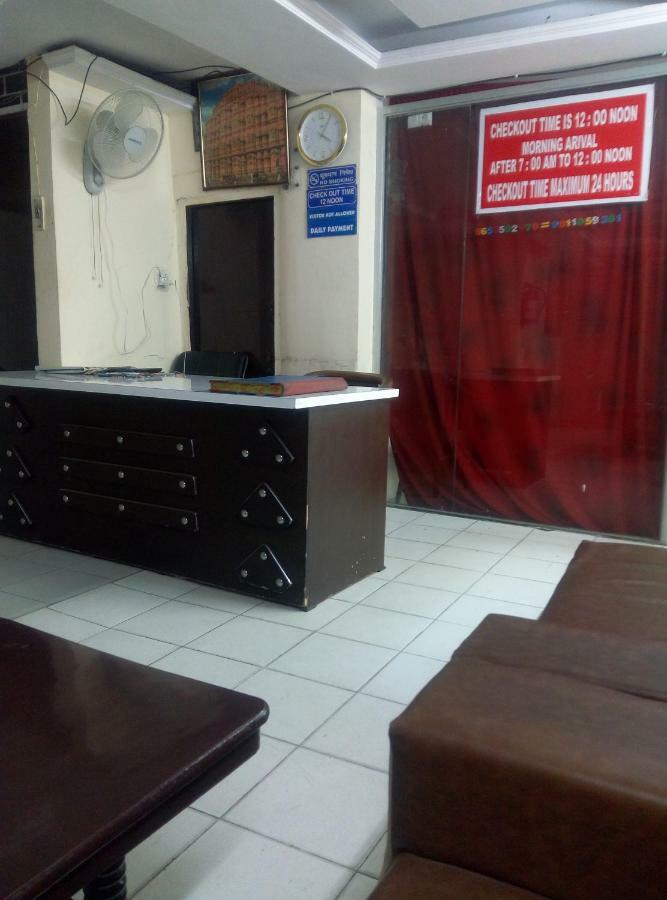 Hotel S P New Delhi Buitenkant foto